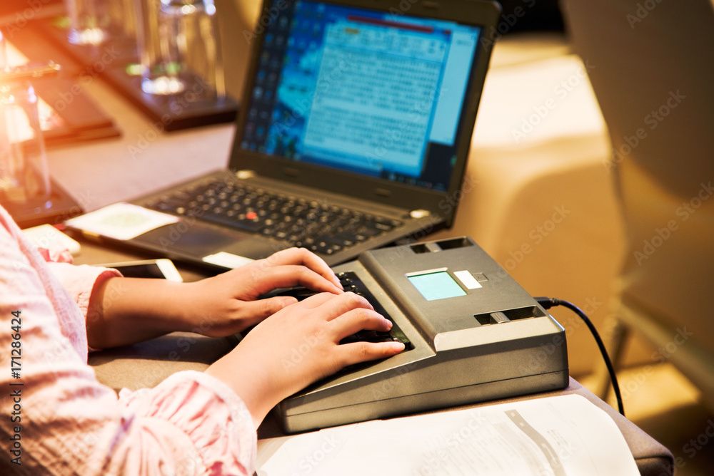 2027 How To Become a Stenographer: Salary & Career Paths thumbnail
