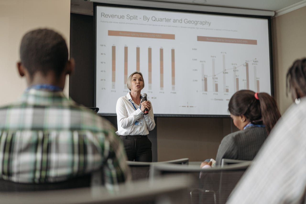 2027 BBA vs. BS in Business Administration Degree Programs: Explaining the Difference thumbnail