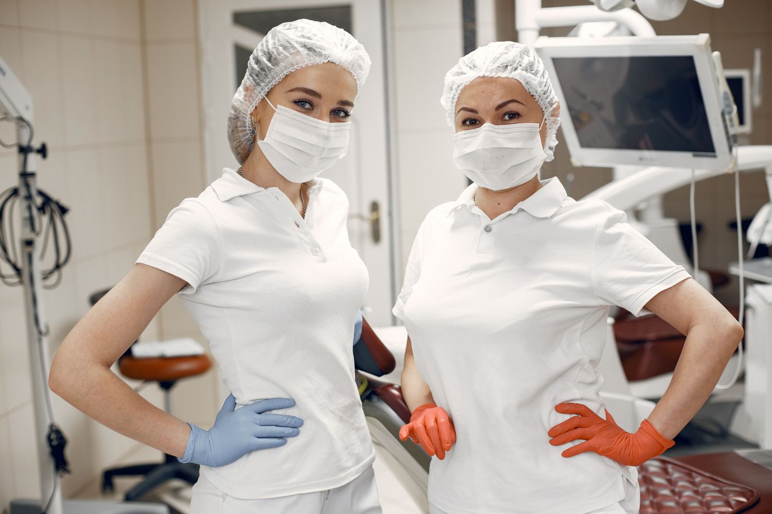 2027 Dental Assistant vs. Dental Hygienist: Explaining the Difference thumbnail