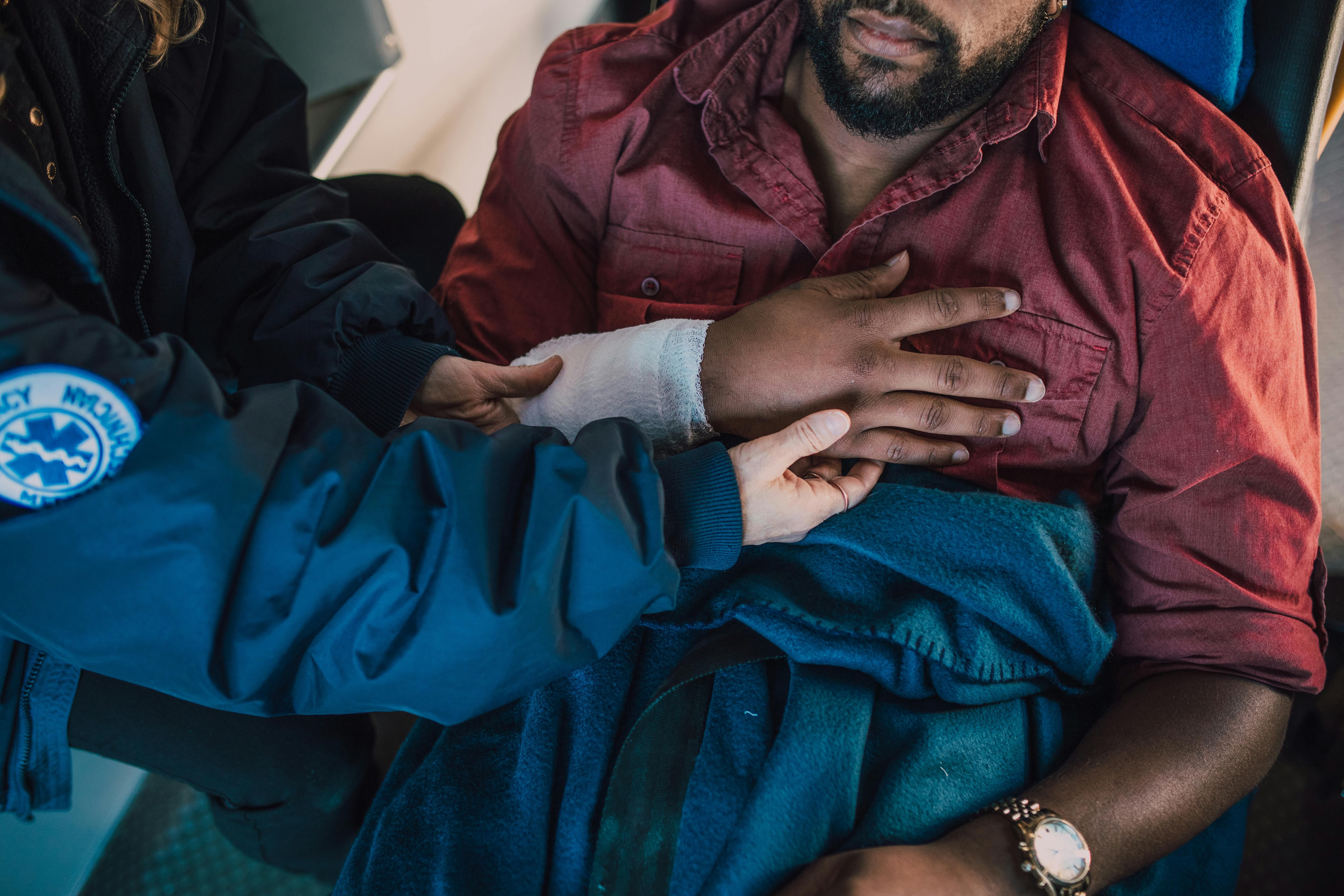 2027 Medical Assistant vs. EMT: Explaining the Difference thumbnail