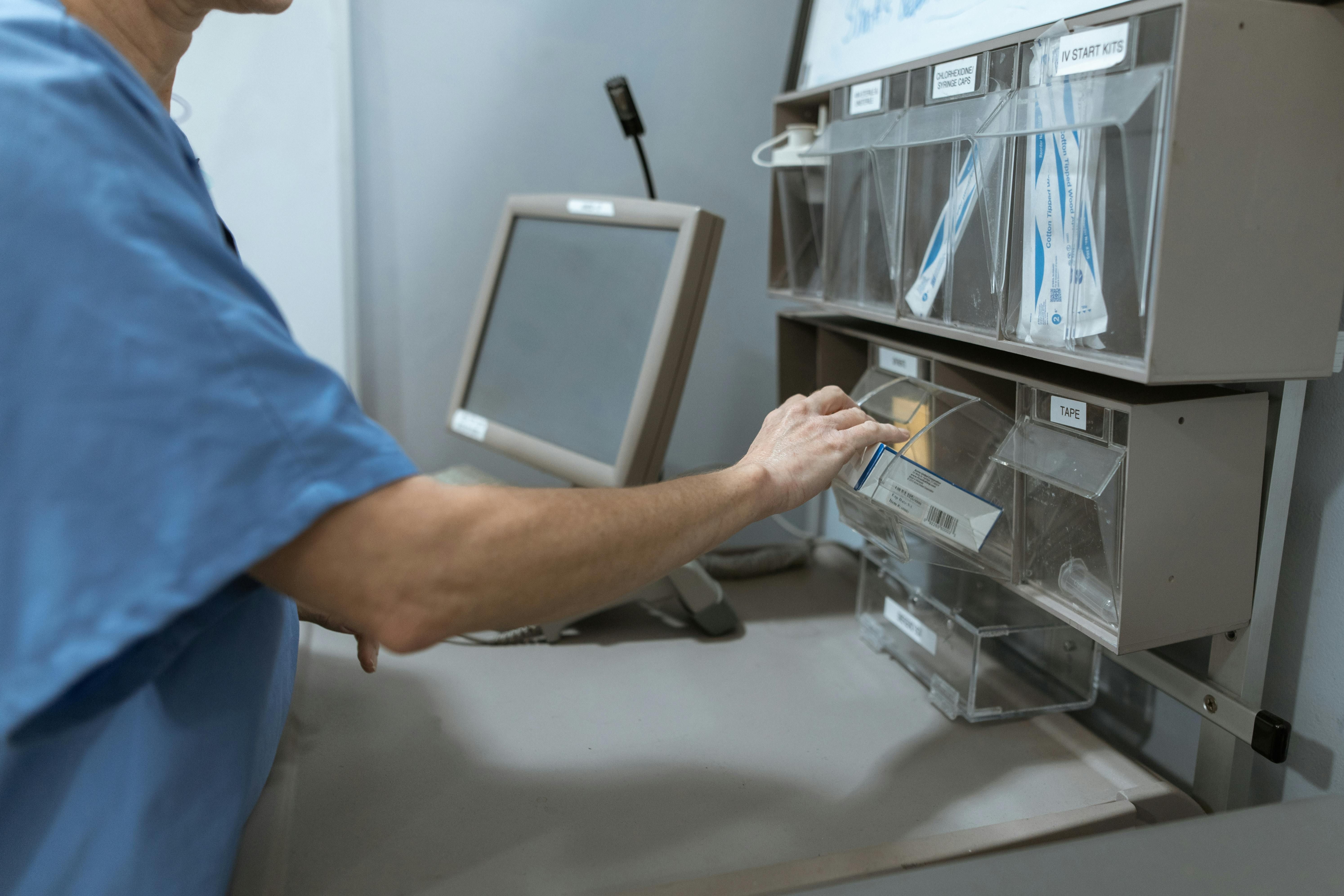 2027 Medical Assistant Job Description & Duties: What They Do thumbnail