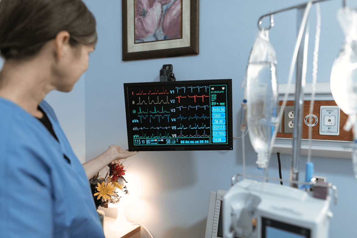 2027 How To Become a Cardiac Nurse: Salary & Career Paths thumbnail