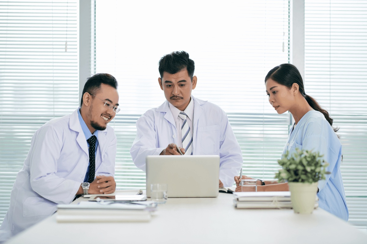 2027 How to Become a Clinical Director: Salary & Career Paths thumbnail