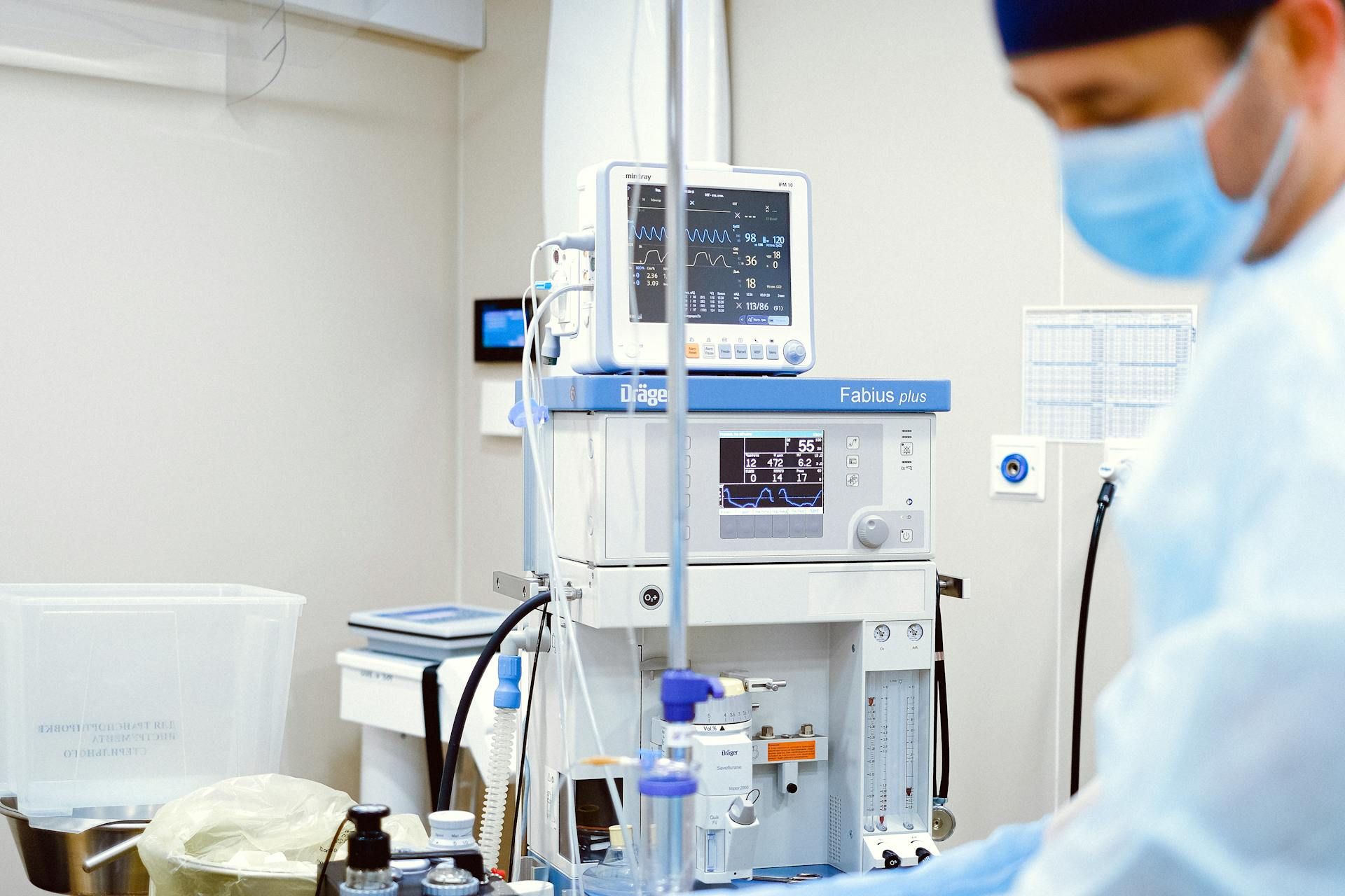 2027 How To Become an ICU Nurse: Salary & Career Paths thumbnail