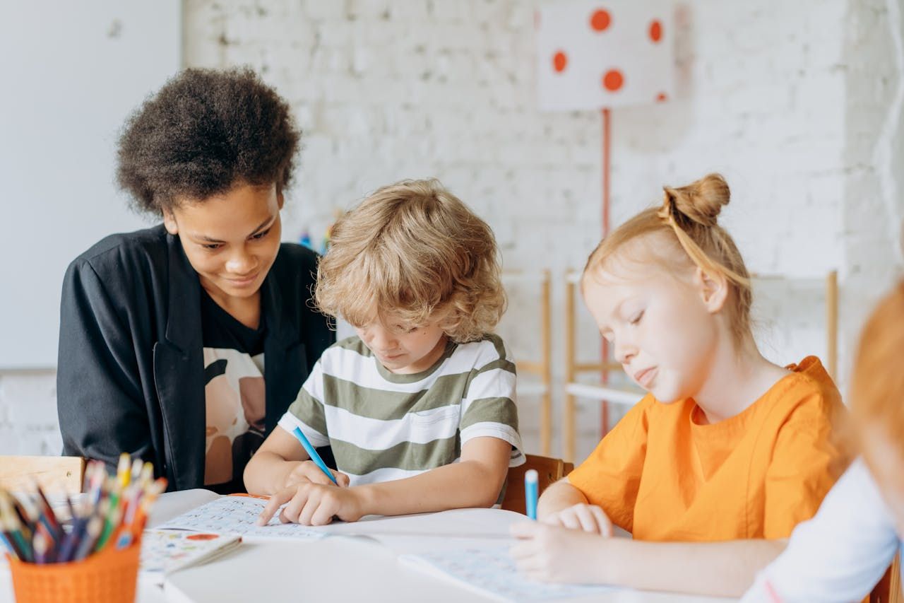 2027 How to Become a Paraeducator: Salary & Career Paths thumbnail
