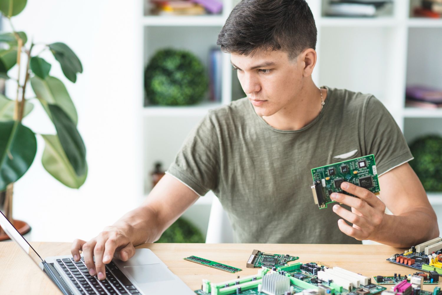 2027 Best Online Computer Engineering Degree Programs thumbnail