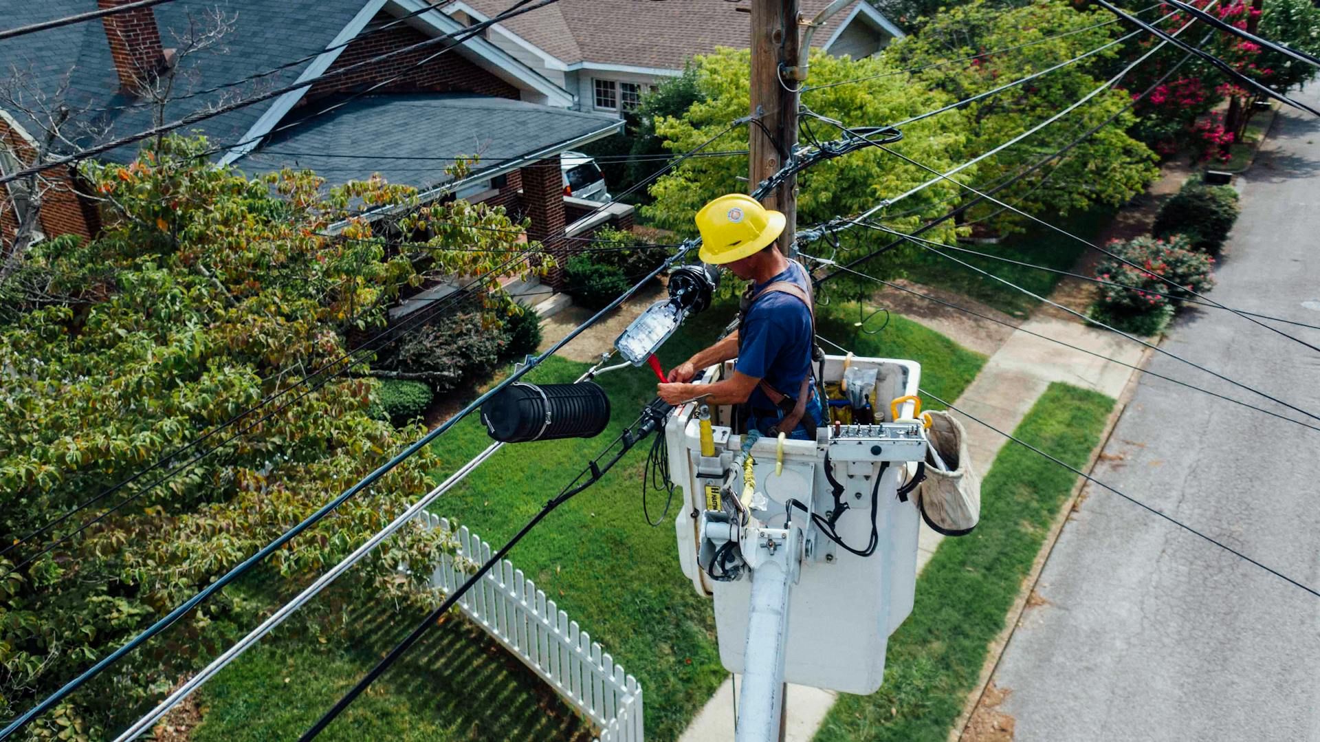 2027 Most Affordable Online Electrical Lineworker Trade School Programs thumbnail
