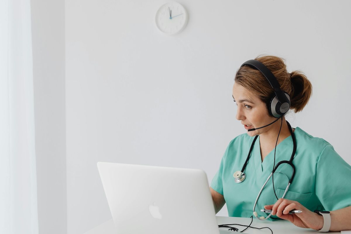 2027 Do You Need a License to Become a Medical Assistant? Certification Requirements by State thumbnail