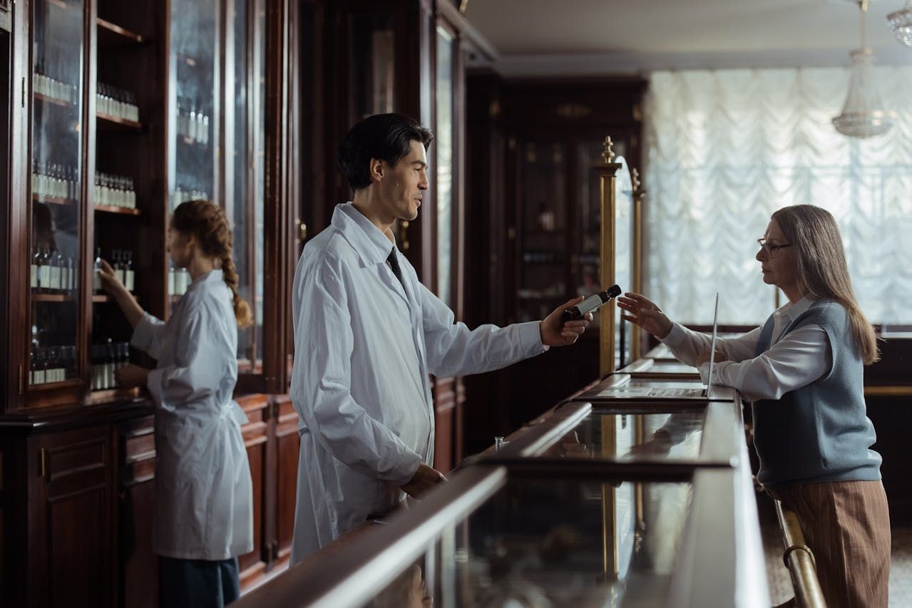 2027 How to Become a Pharmacy Technician thumbnail