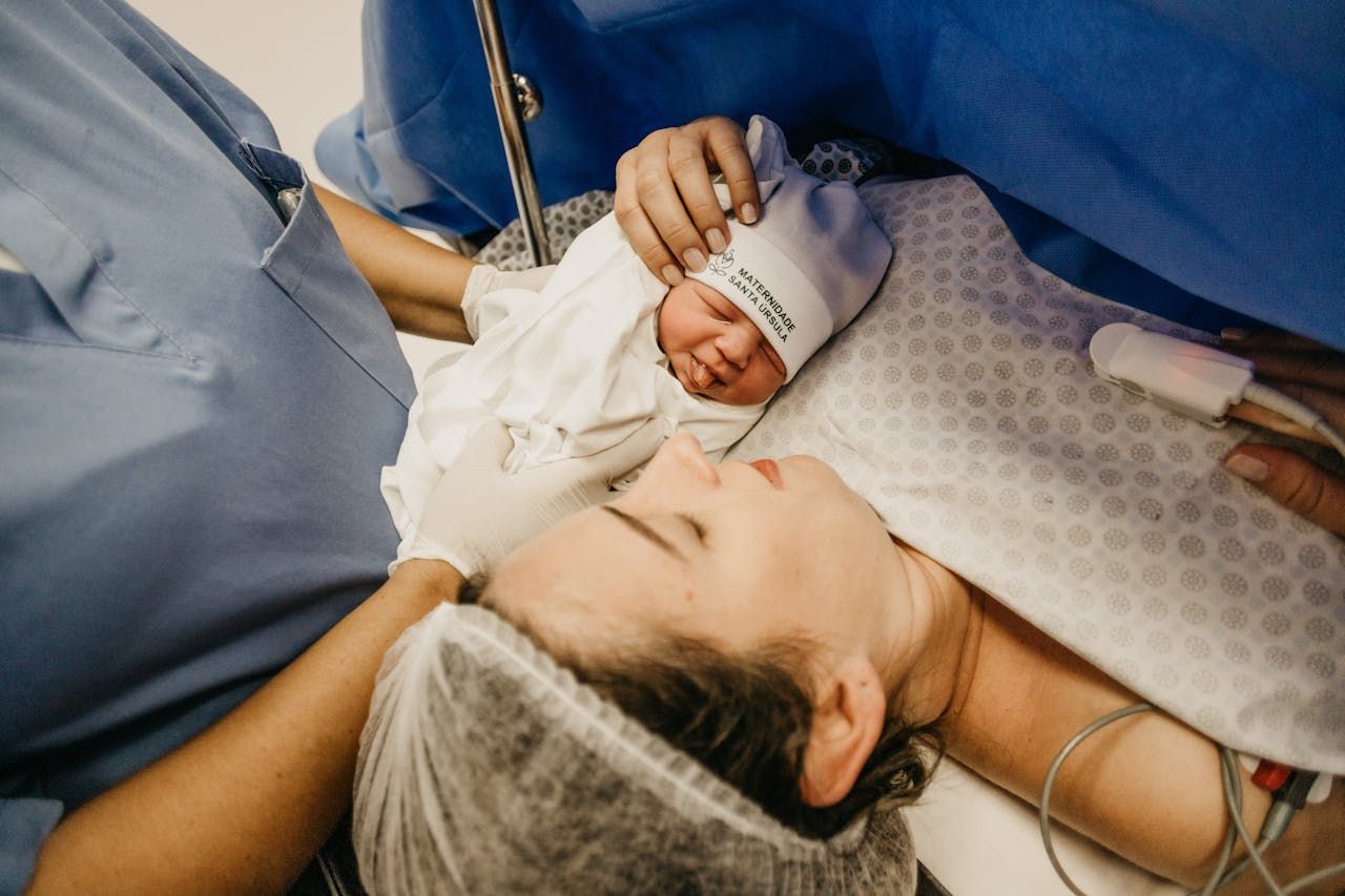 2027 How to Become an OB-GYN Medical Assistant: Salary & Career Paths thumbnail