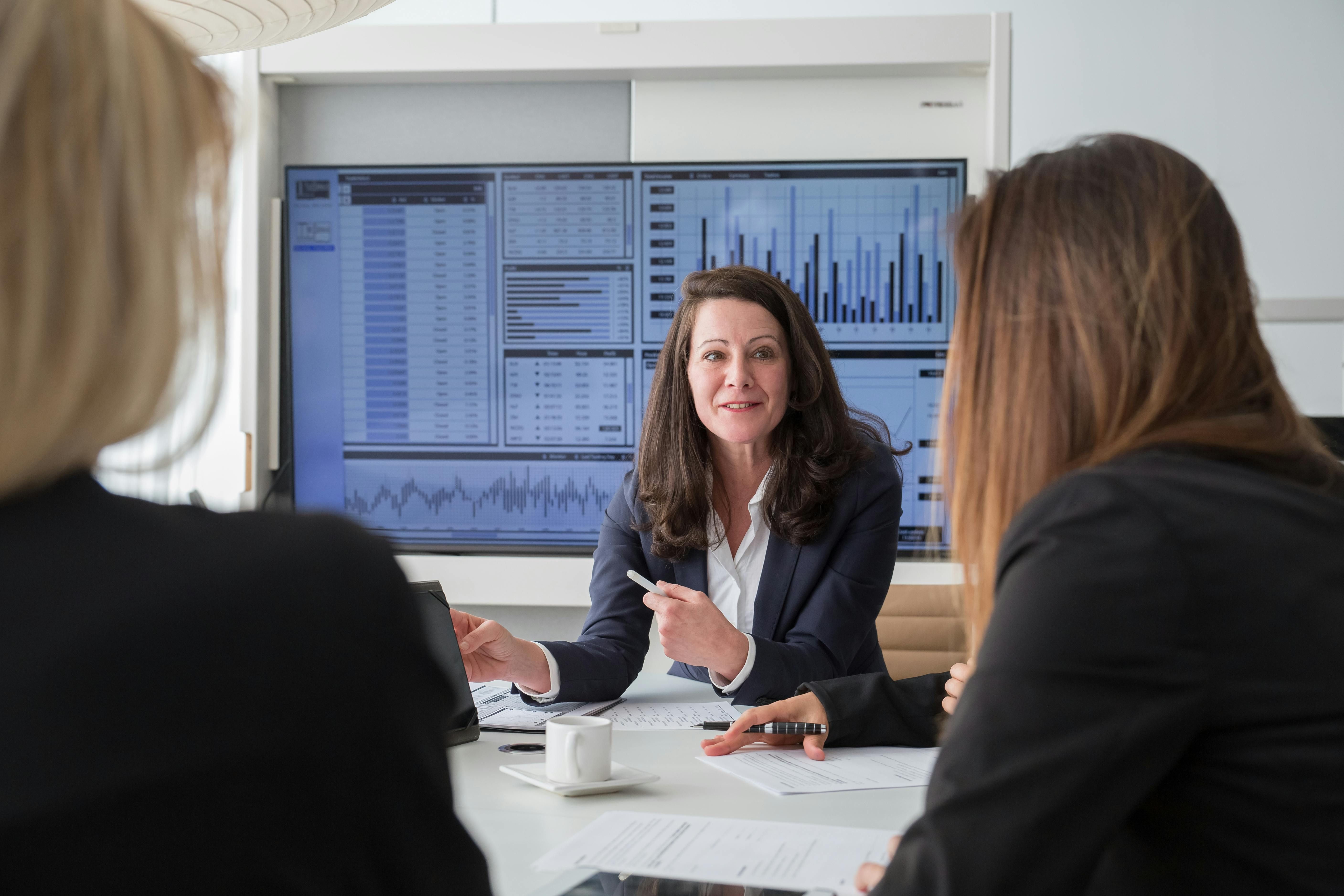 2027 How to Become a Business Intelligence Analyst thumbnail
