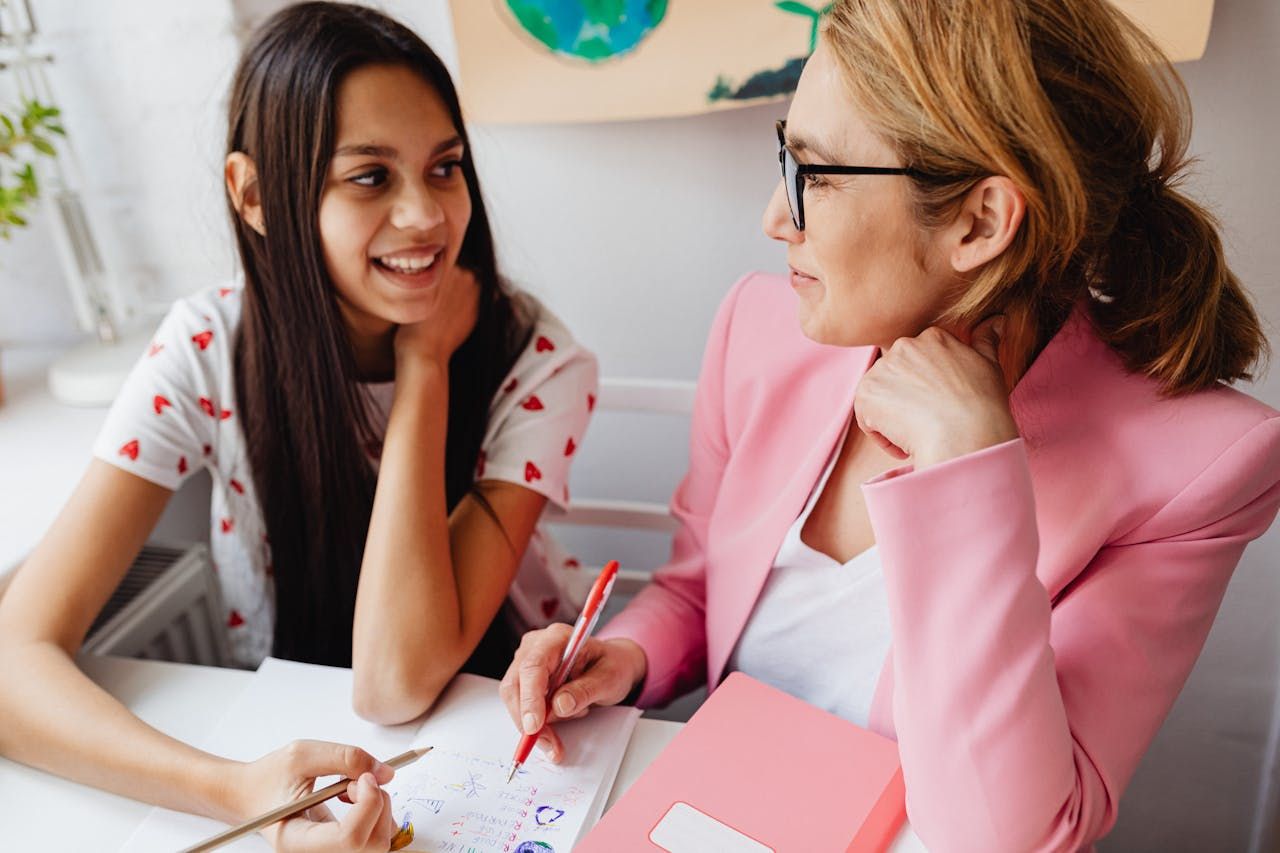 2027 How to Become an Academic Advisor: Salary & Career Paths thumbnail