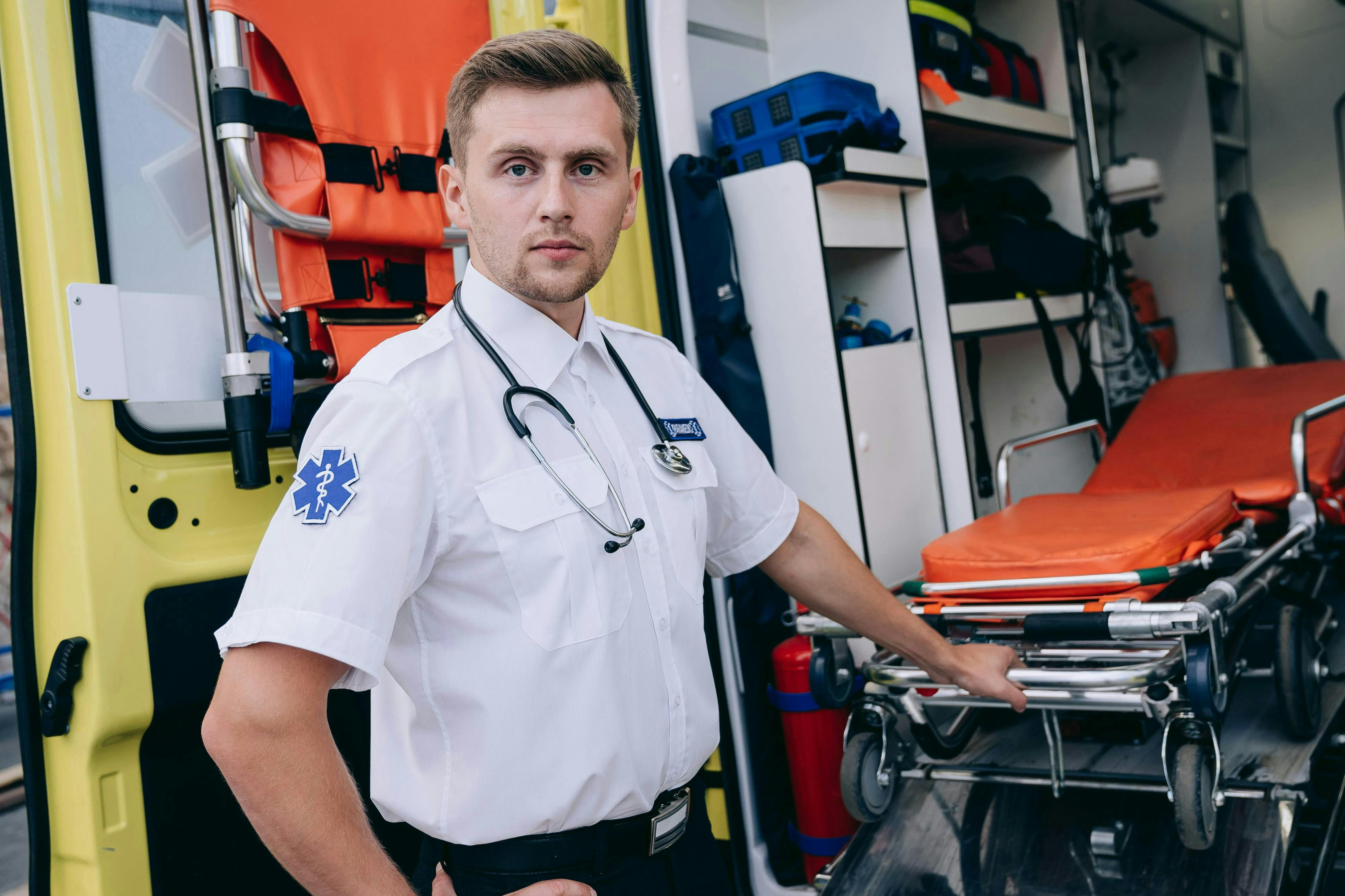 2027 Highest Paying Medical Jobs with Little Schooling: 2-year Degrees That Pay Well thumbnail