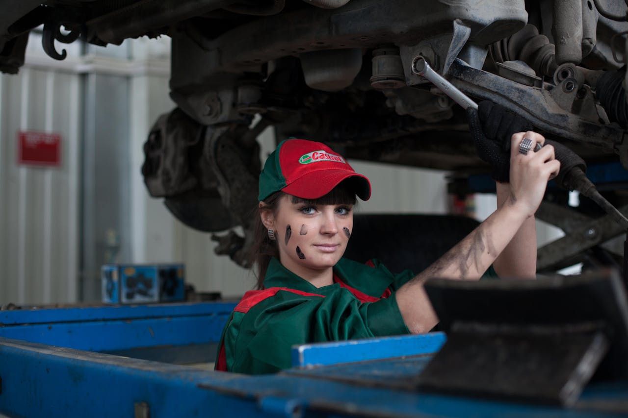 2027 Most Affordable Online Mechanic and Engine Technician Trade School Programs thumbnail