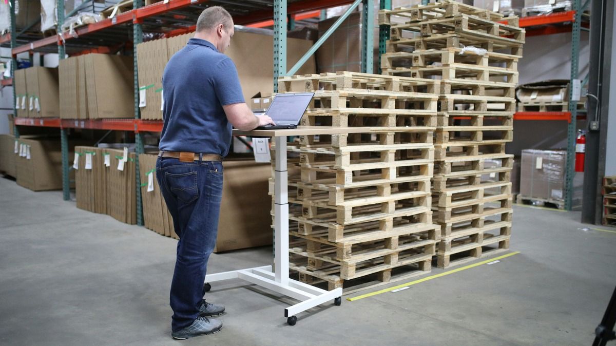 2027 How to Become a Supply Chain Manager: Salary & Career Paths thumbnail